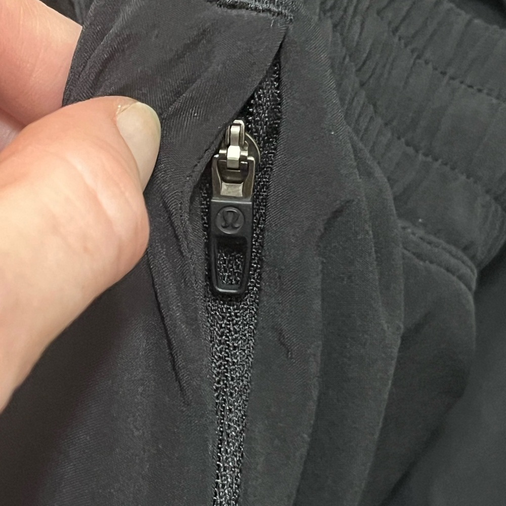 lululemon athletica Black Men's Athletic Shorts with Team Crest Raiders - Picture 6 of 8
